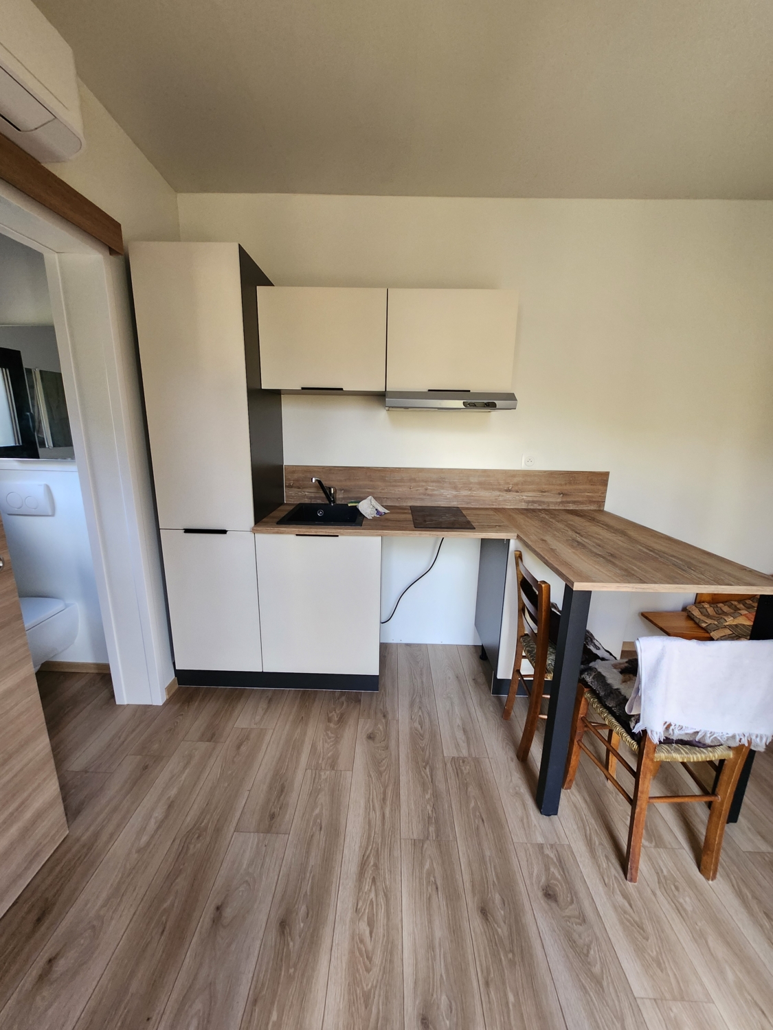 ADM BOIS pose de cuisine et parquet