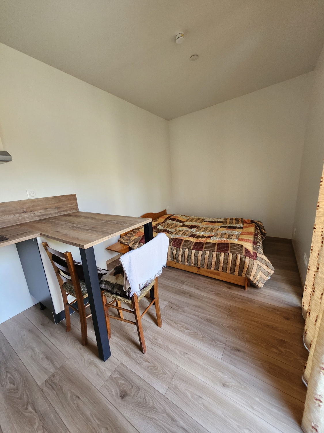 ADM BOIS pose de parquet et comptoir